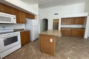 9587 W Seldon Ln, Peoria, AZ 85345 - Photo 5