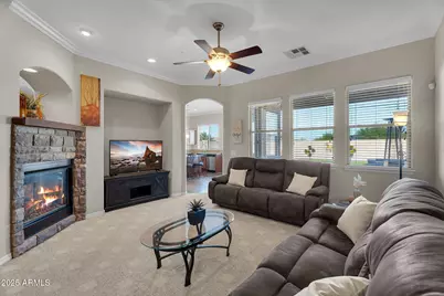 18438 W Lavender Lane, Goodyear, AZ 85338 - Photo 5