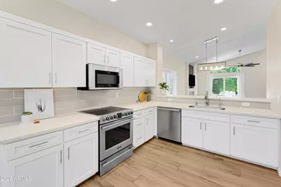 4330 N 32nd Place, Phoenix, AZ 85018 - Photo 5