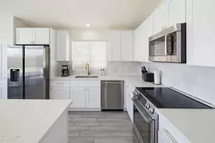 2842 E Rockwood Dr, Phoenix, AZ 85050 - Photo 17