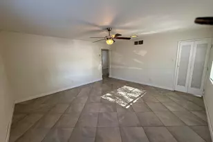 41 E Woodward Dr, Phoenix, AZ 85004 - Photo 7