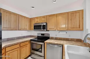 7887 N 16th St, Phoenix, AZ 85020 - Photo 3