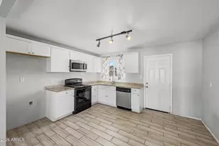 13212 N 31st Ave, Phoenix, AZ 85029 - Photo 7