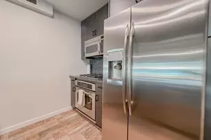 7137 E Rancho Vista Dr, Scottsdale, AZ 85251 - Photo 5