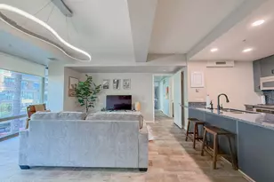 7137 E Rancho Vista Dr, Scottsdale, AZ 85251 - Photo 11