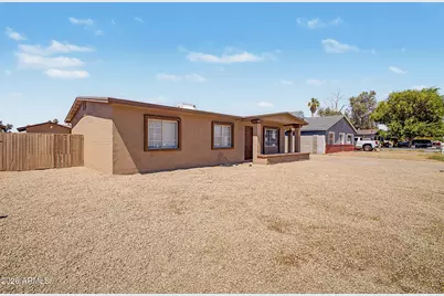 6746 W Orange Drive, Glendale, AZ 85303 - Photo 9