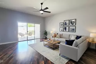 10546 W Palmeras Dr, Sun City, AZ 85373 - Photo 13