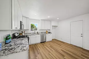 2113 W Lupine Ave, Phoenix, AZ 85029 - Photo 15