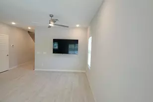 8234 N 22nd Dr, Phoenix, AZ 85021 - Photo 7