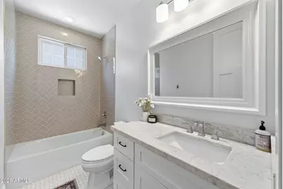 3655 E Piccadilly Road, Phoenix, AZ 85018 - Photo 23