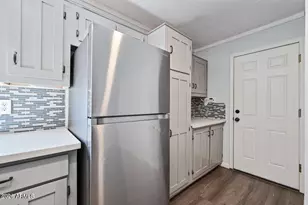 6133 W Tierra Buena Ln, Glendale, AZ 85306 - Photo 9