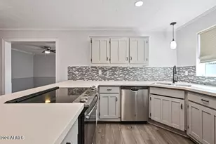 6133 W Tierra Buena Ln, Glendale, AZ 85306 - Photo 7