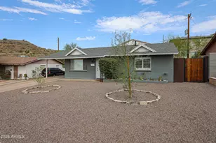 9854 N 1st St, Phoenix, AZ 85020 - Photo 3