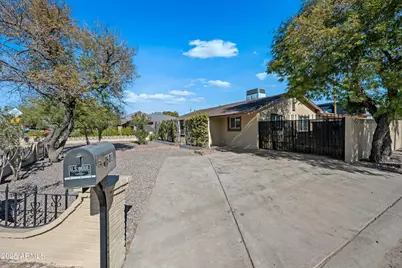 2601 N 51st Street, Phoenix, AZ 85008 - Photo 1