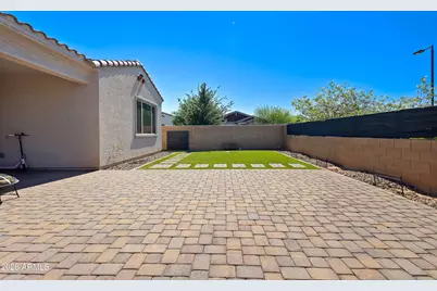 9209 W Wilow Bend Lane, Phoenix, AZ 85037 - Photo 7