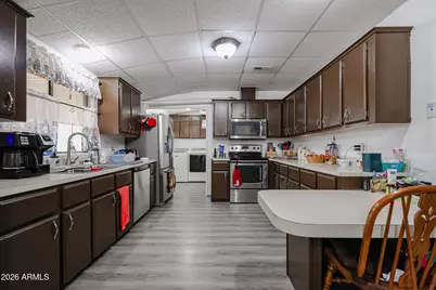 880 E 4th Avenue, Apache Junction, AZ 85119 - Photo 15