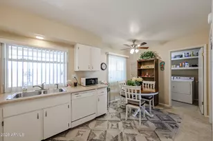 13812 N Garden Ct Dr, Sun City, AZ 85351 - Photo 9
