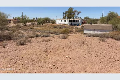 325 N Hilton Road, Apache Junction, AZ 85119 - Photo 5
