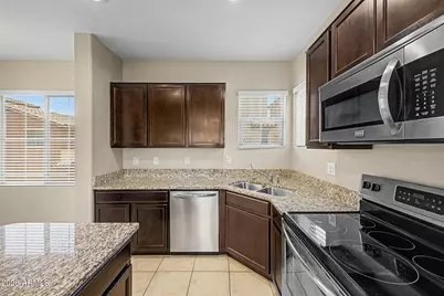 1947 N 77th Glen, Phoenix, AZ 85035 - Photo 3