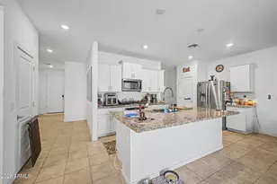 12418 W Glenn Ct, Glendale, AZ 85307 - Photo 7