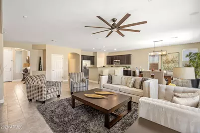 2122 W Ian Drive, Phoenix, AZ 85041 - Photo 11