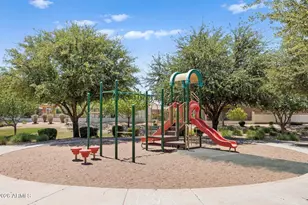2122 W Ian Dr, Phoenix, AZ 85041 - Photo 29