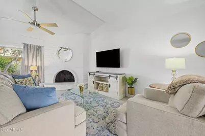 7335 N 11th Street, Phoenix, AZ 85020 - Photo 1