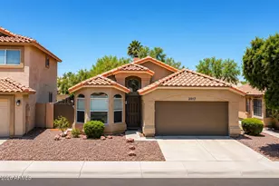 3017 E Woodland Dr, Phoenix, AZ 85048 - Photo 1