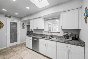 10829 W Campana Dr, Sun City, AZ 85351 - Photo 11
