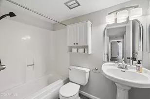 10631 N 37th Dr, Phoenix, AZ 85029 - Photo 23