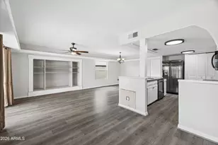 10631 N 37th Dr, Phoenix, AZ 85029 - Photo 13