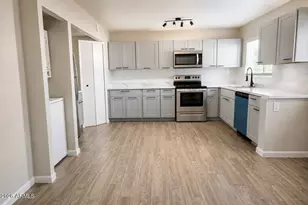 6746 N 43rd Ave, Glendale, AZ 85301 - Photo 5