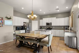 2843 E Lexington Ct, Gilbert, AZ 85234 - Photo 9