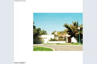 5830 N 44th Place N, Phoenix, AZ 85018 - Photo 1