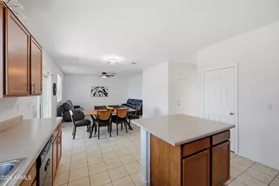 7129 W Solano Drive N, Glendale, AZ 85303 - Photo 9