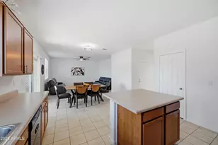 7129 W Solano Dr N, Glendale, AZ 85303 - Photo 9