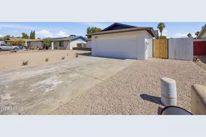 407 W Kristal Way, Phoenix, AZ 85027 - Photo 3