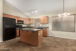 3220 E Kerry Ln, Phoenix, AZ 85050 - Photo 5