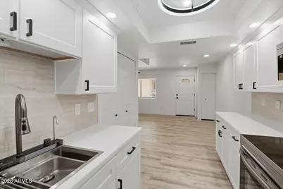 10216 N 7th Avenue #2, Phoenix, AZ 85021 - Photo 9