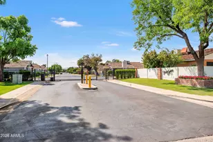 229 E Anderson Ave E, Phoenix, AZ 85022 - Photo 5