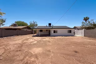 6060 W Hollyhock Dr, Phoenix, AZ 85033 - Photo 5