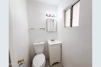 6060 W Hollyhock Drive, Phoenix, AZ 85033 - Photo 17