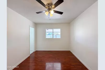 6060 W Hollyhock Drive, Phoenix, AZ 85033 - Photo 15