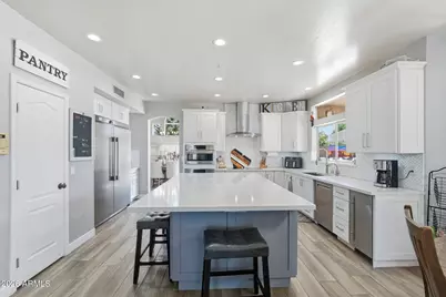 2575 E Drake Street, Gilbert, AZ 85234 - Photo 3