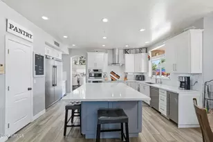 2575 E Drake St, Gilbert, AZ 85234 - Photo 3