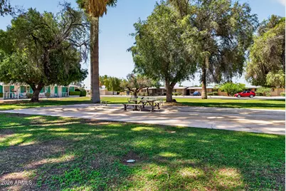 10432 W Oakmont Drive, Sun City, AZ 85351 - Photo 11