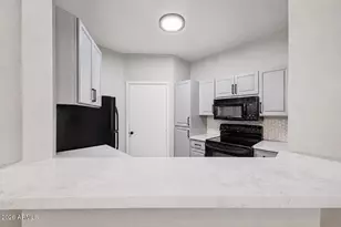 1411 E Orangewood Ave, Phoenix, AZ 85020 - Photo 17