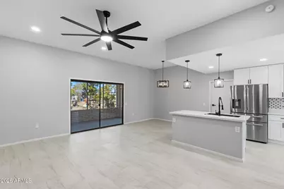 16817 N Meadow Park Drive, Sun City, AZ 85351 - Photo 11