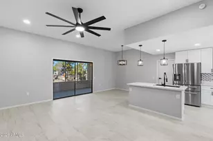 16817 N Meadow Park Dr, Sun City, AZ 85351 - Photo 11