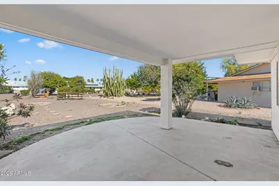 16817 N Meadow Park Drive, Sun City, AZ 85351 - Photo 23